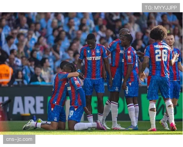 西汉姆联2-2战平水晶宫,莫耶斯带队主场告别战以平局收场 西汉姆联2-2战平水晶宫,莫耶斯带队主场告别战以平局收场